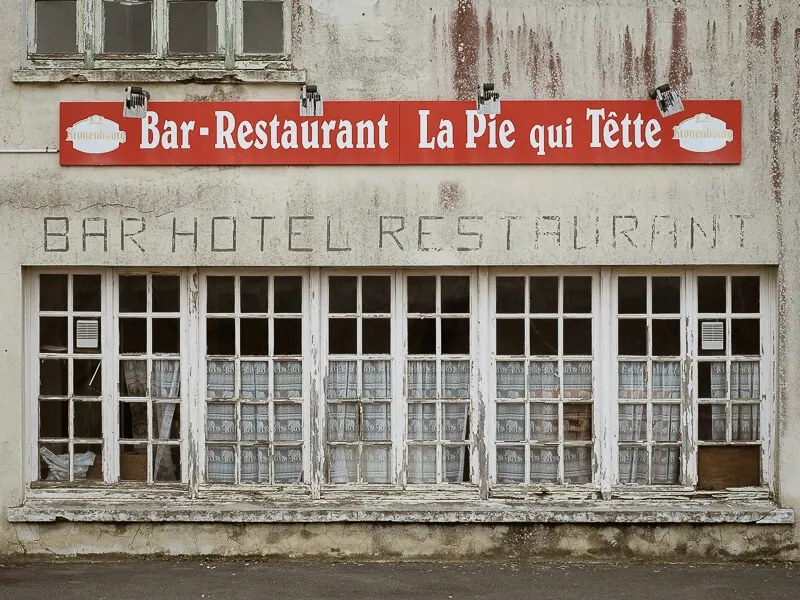 Axel Ronsin | La pie qui têtte