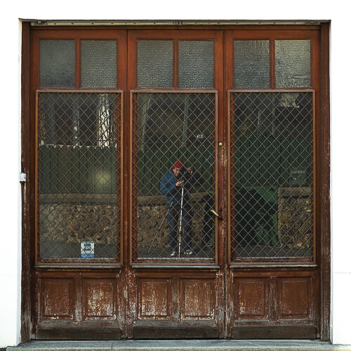 Axel Ronsin | Square closed storefront 1