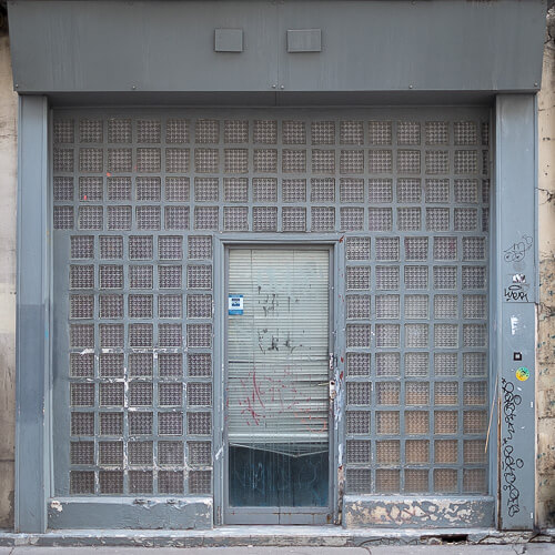 Axel Ronsin | Square closed storefront 7