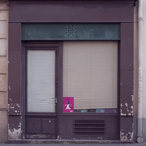 Axel Ronsin | Square closed storefront 9